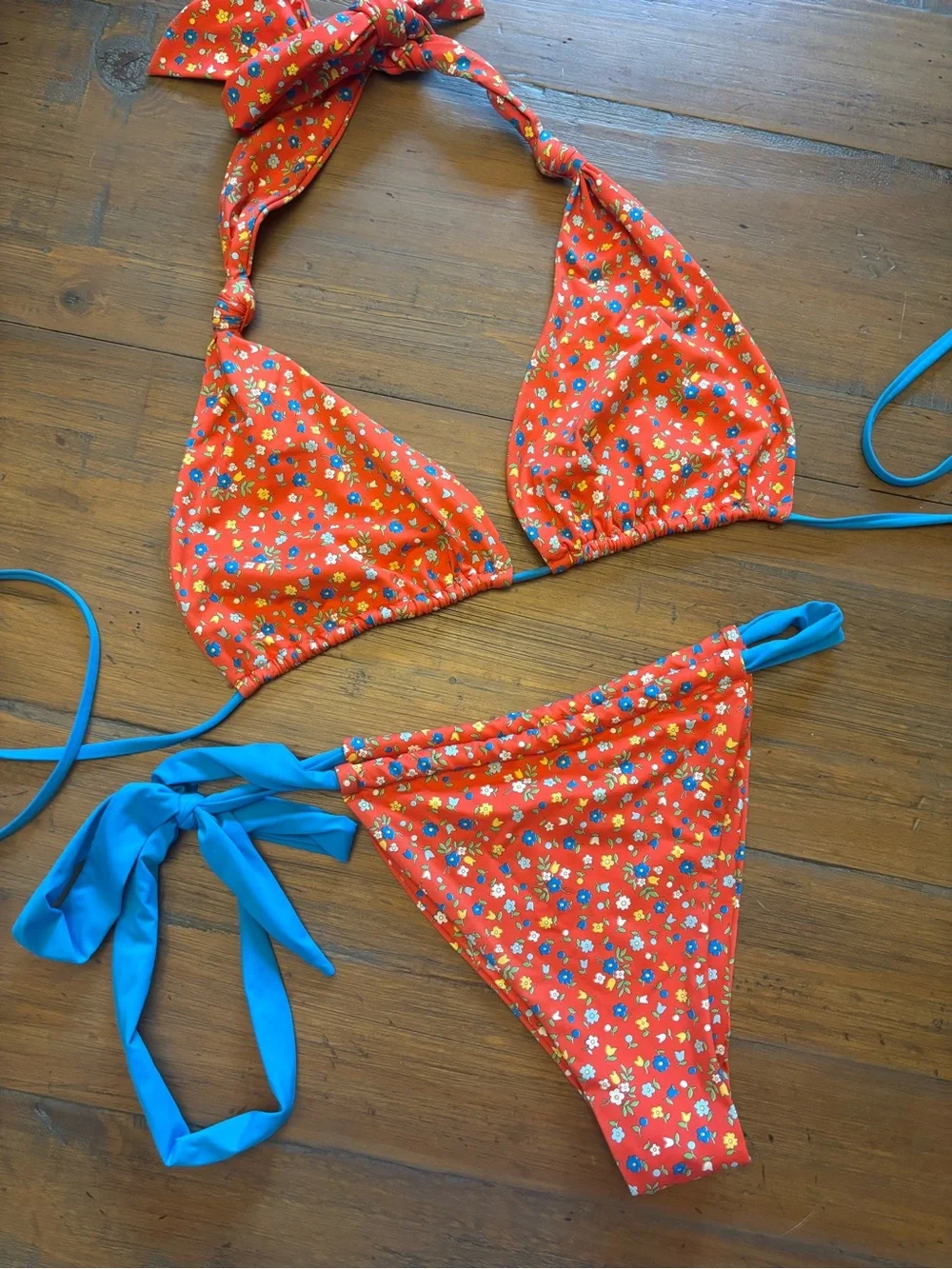 Frankie’s bikinis seaside foam bikini set